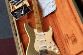 Fender Custom Shop 1955 Stratocaster Relic HLE Gold-13.jpg